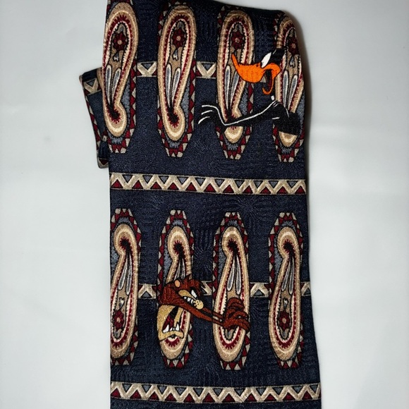 2/$35 Looney Tunes Mania Wiley Coyote Elmer Fudd with Rifle Vintage Silk Tie - Picture 4 of 8